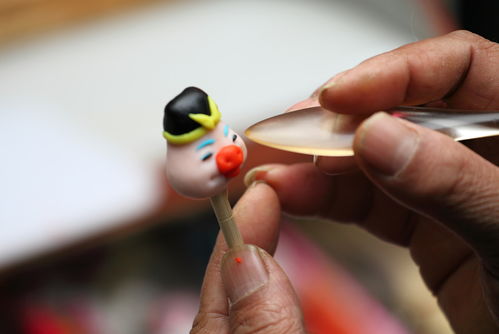 巧手塑形，憨態(tài)可掬——記面人豬八戒的制作